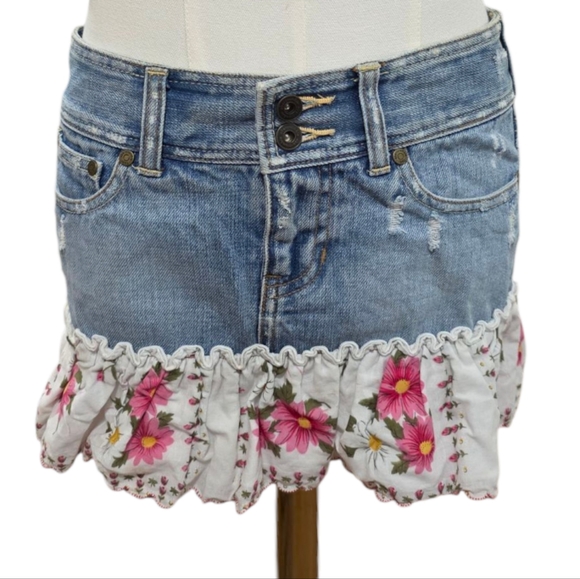 Abercrombie & Fitch Dresses & Skirts - NWOT Abercrombie Vintage Denim Floral Skirt